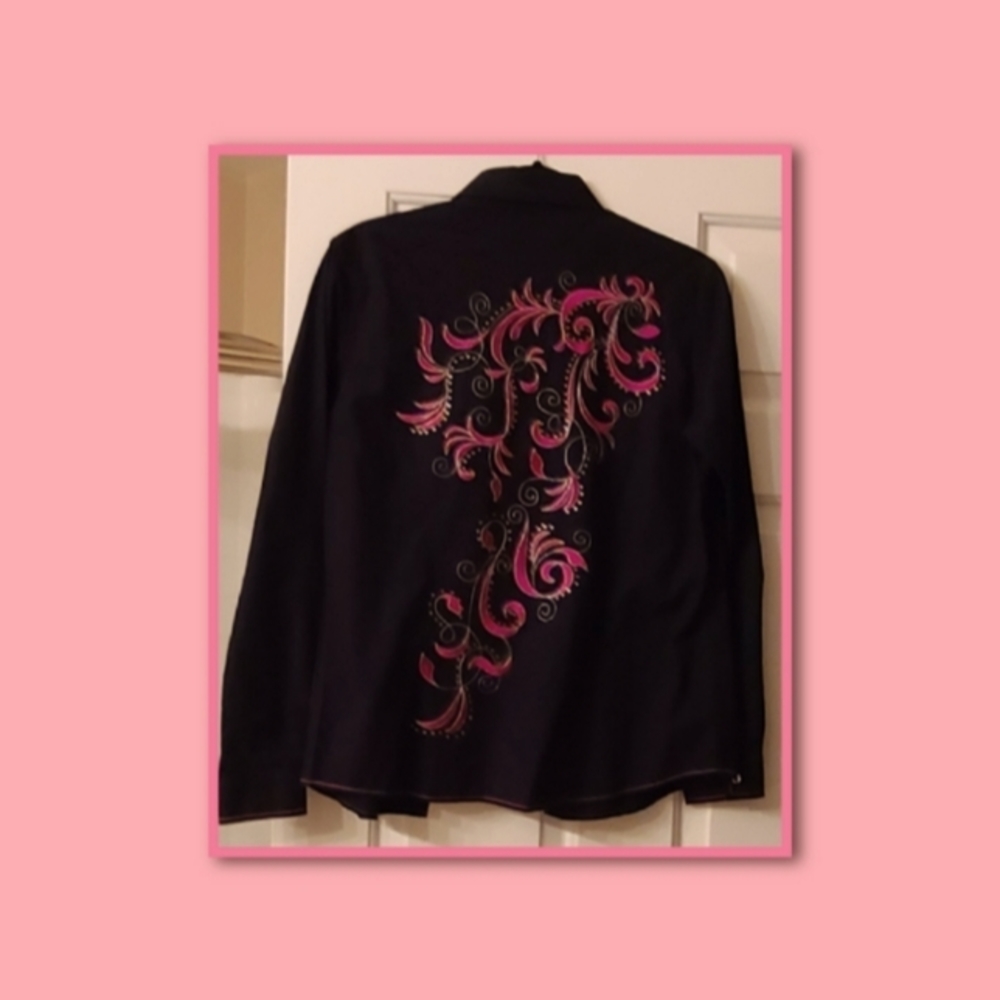 Embroidered Black Roughstock Slim Women's Shirt
